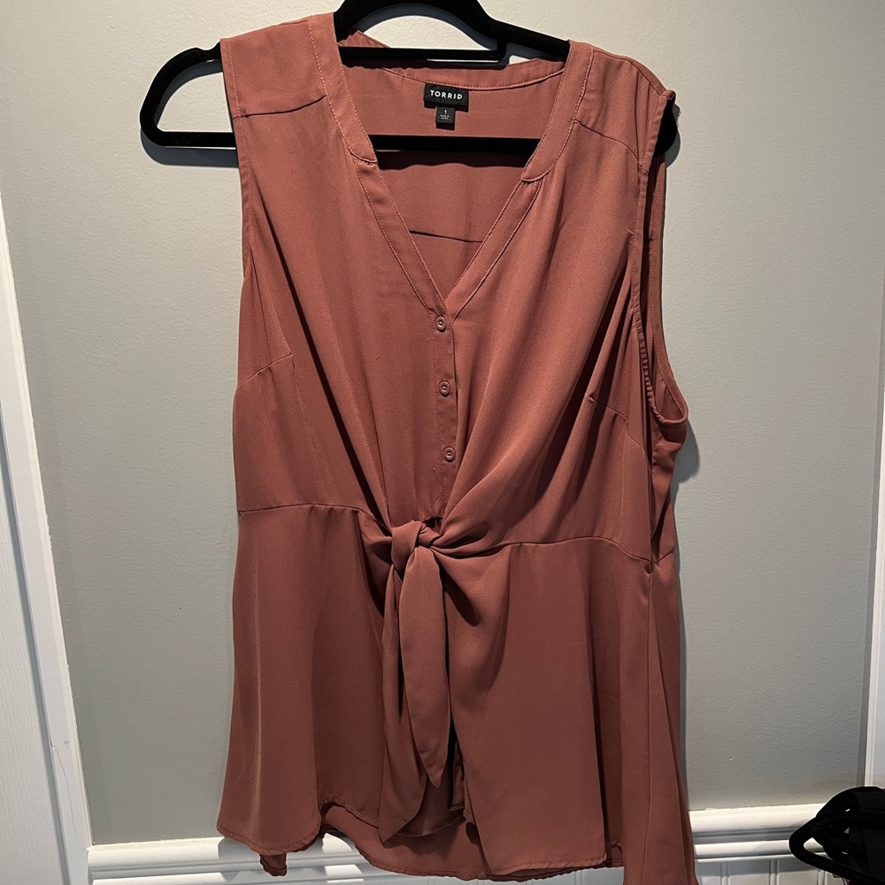 Torrid Size 1 Sleeveless
